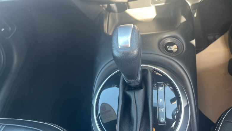 Nissan Juke 1.6 Hybrid Tekna 5dr Auto Hybrid Hatchback